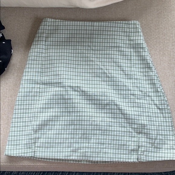 Brandy Melville Dresses & Skirts - BNWOT brandy Melville skirt ONE SIZE